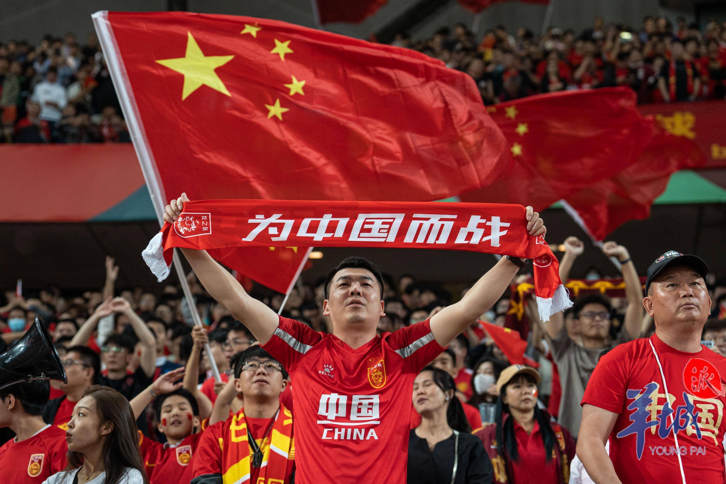 国际足球赛事引爆热议,中国队豪取胜利的简单介绍 国际足球赛事引爆热议,中国队豪取胜利的简单介绍