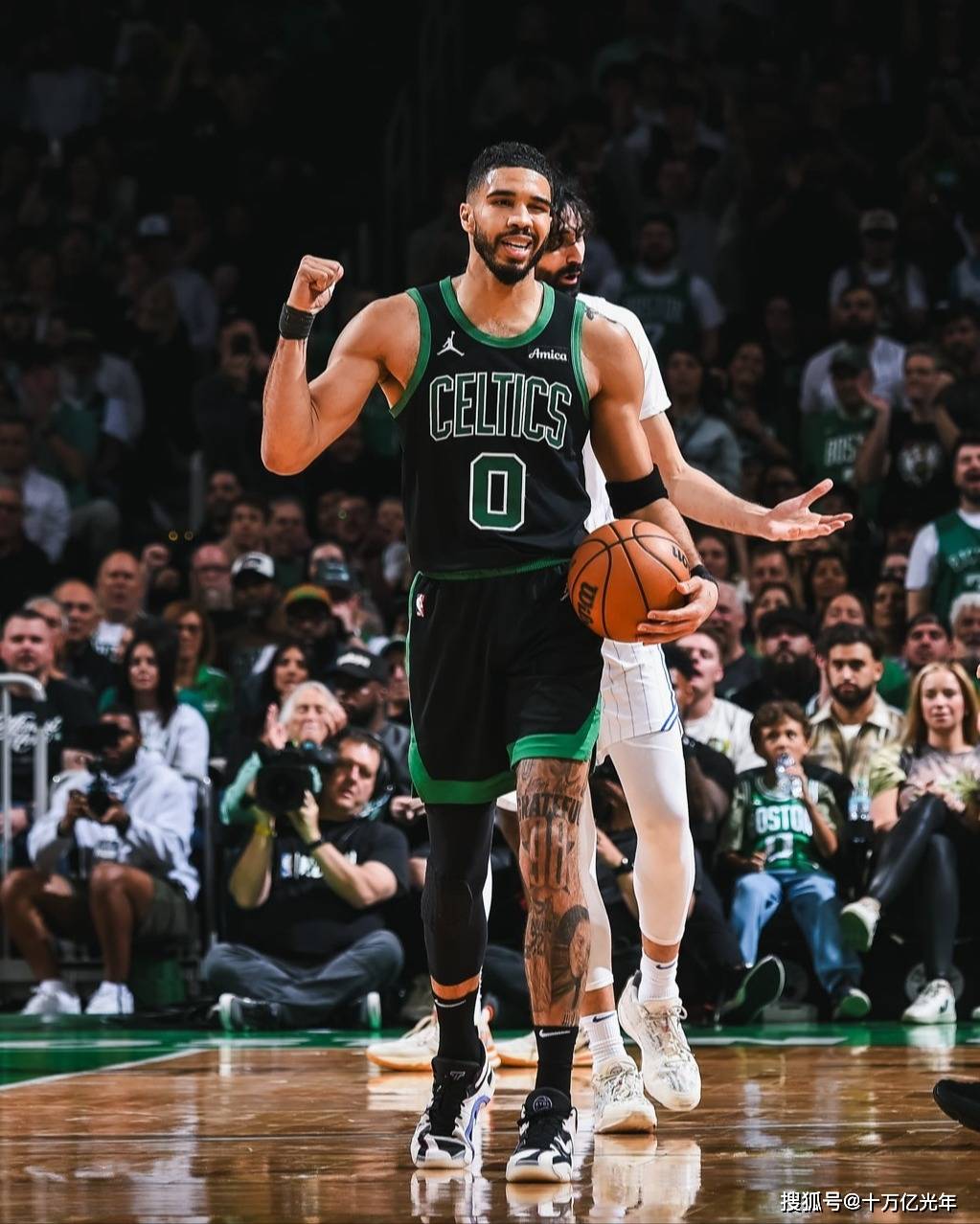 绿军逆转国王,塔图姆砍下27分 绿军逆转国王,塔图姆砍下27分